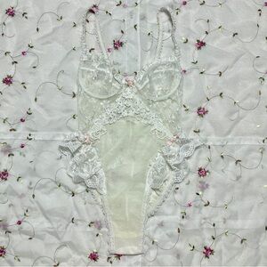 Vintage Floral Lace Top Bodysuit